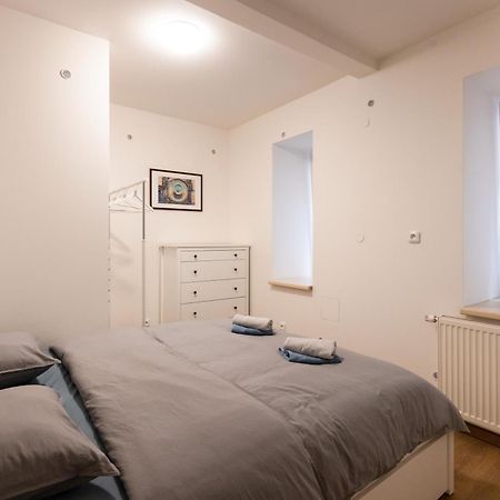 Spacious Apartment In Quiet Courtyard Near Charles Bridge Πράγα Εξωτερικό φωτογραφία