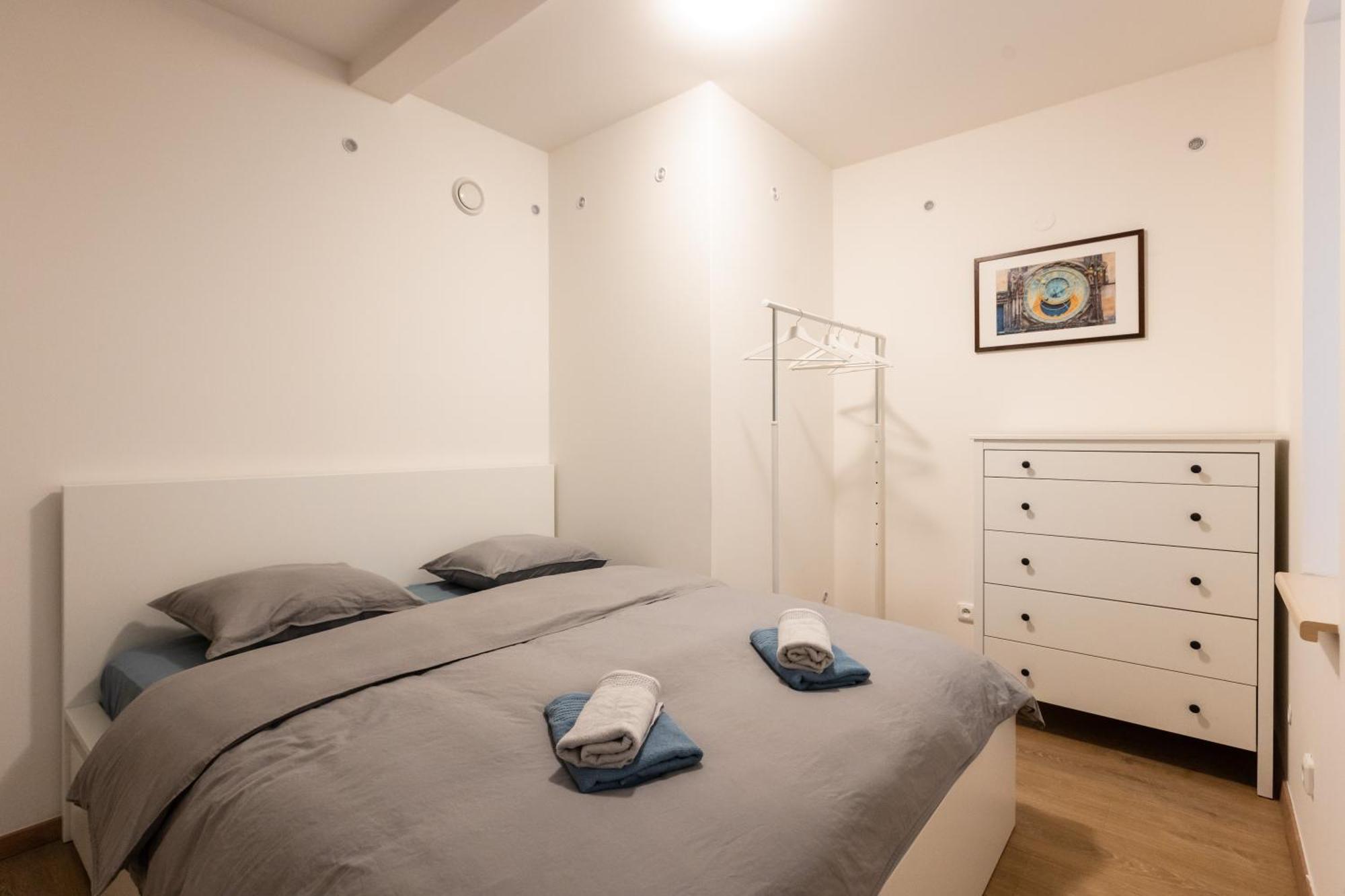 Spacious Apartment In Quiet Courtyard Near Charles Bridge Πράγα Εξωτερικό φωτογραφία